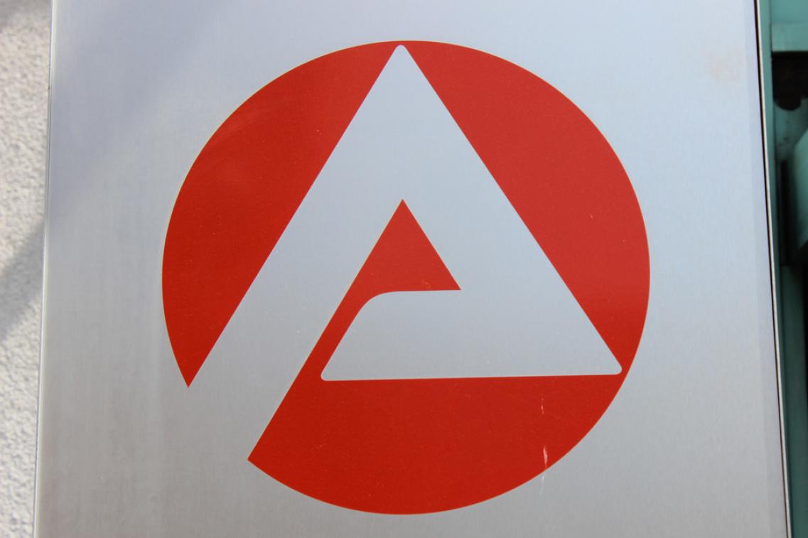 Arbeitsamt Schild_baynado1978@flickr Bild zur Pressemitteilung