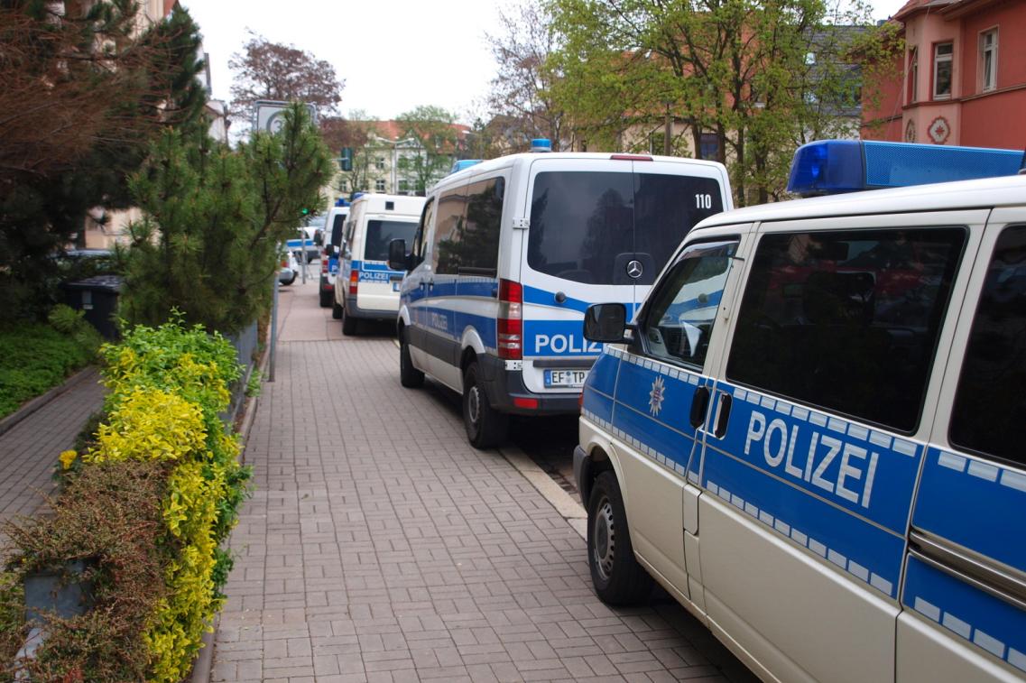 Polizeiwagen in Reihe