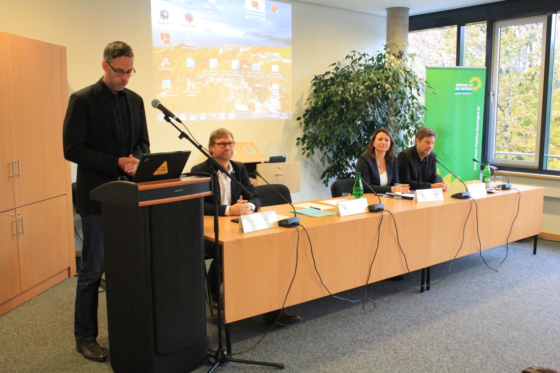 Roberto Kobelt spricht bei 1. Sonnenkonferenz