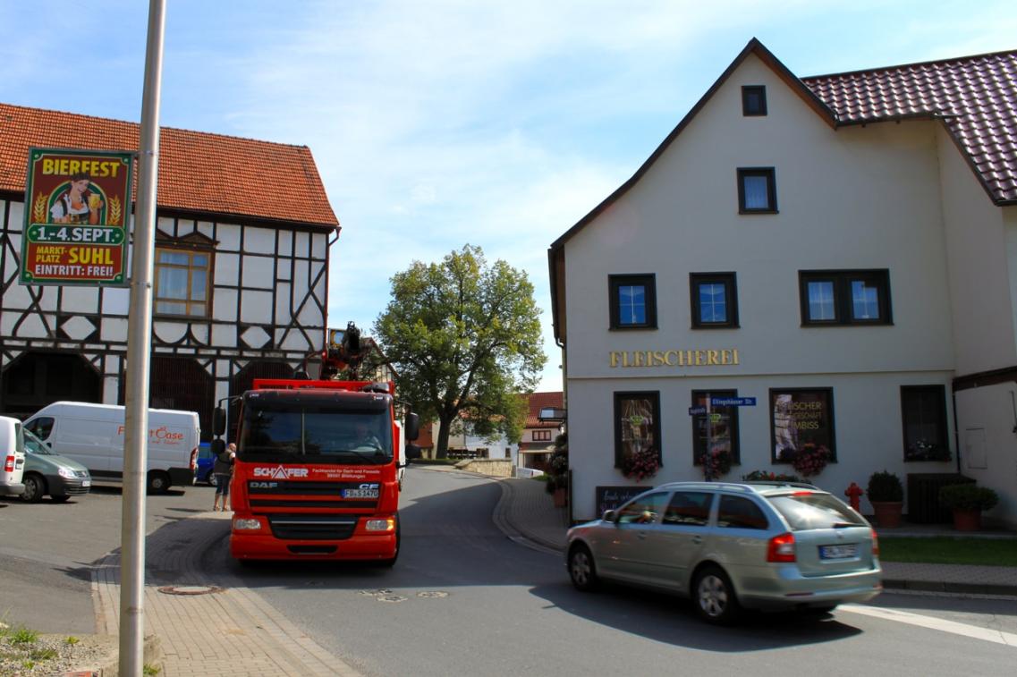 Befahrene Dorfstraße Befahrene Dorfstraße