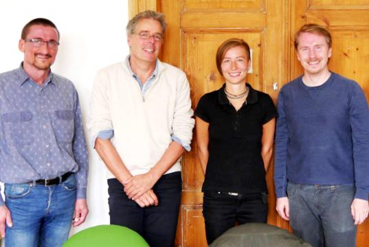 Olaf Müller spricht mit der AIDShilfe und Queerweg e.V.