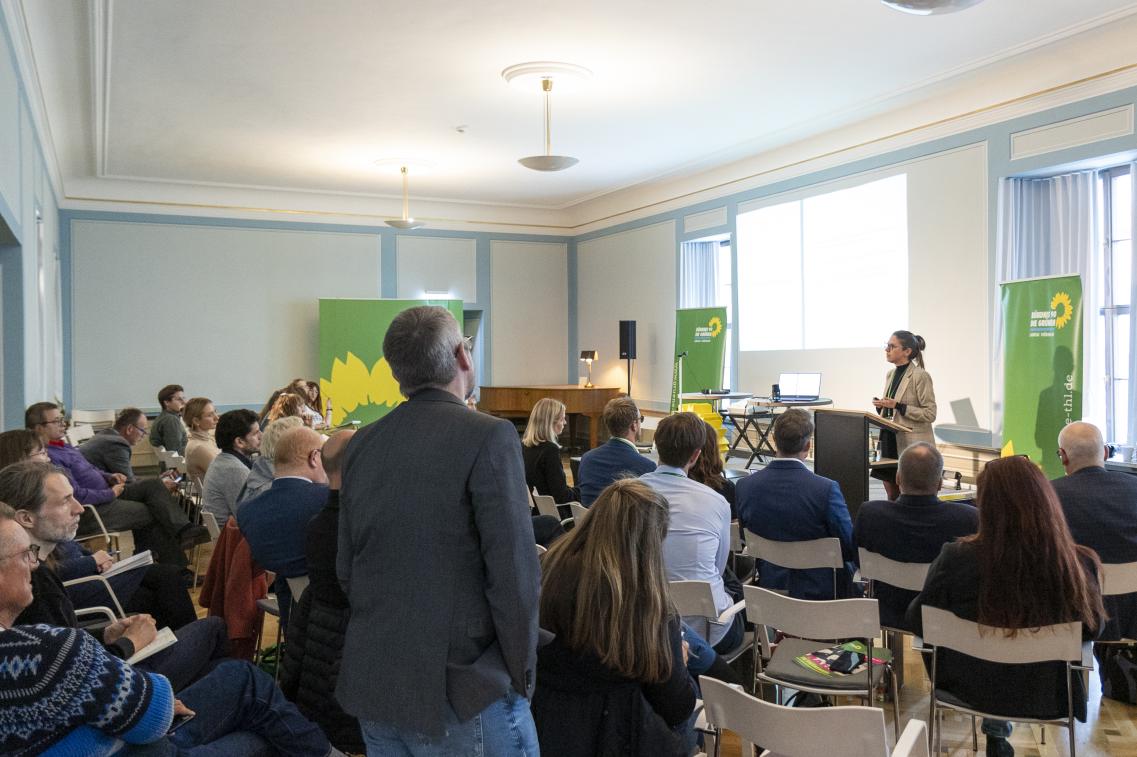 Voller Saal beim Infotag Mafia
