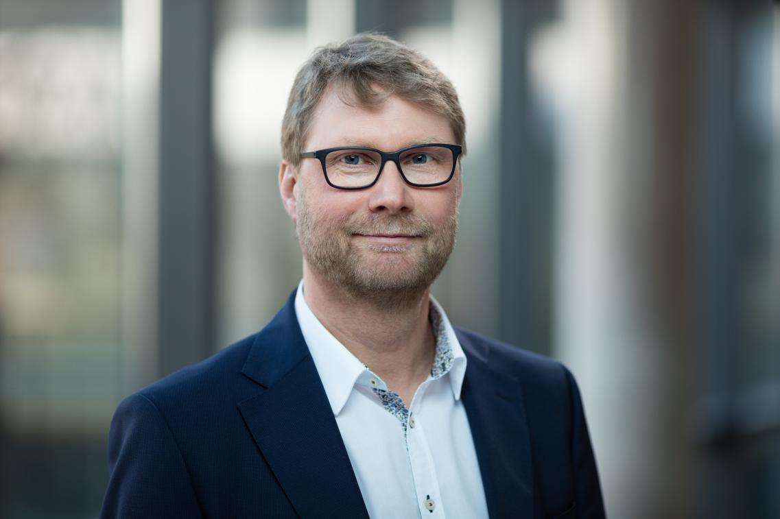 Dirk Adams