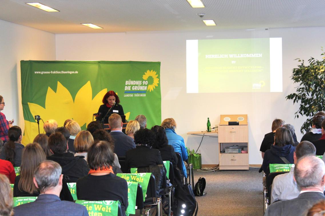 Astrid Rothe-Beinlich spricht auf der Fachtagung zu Inklusion