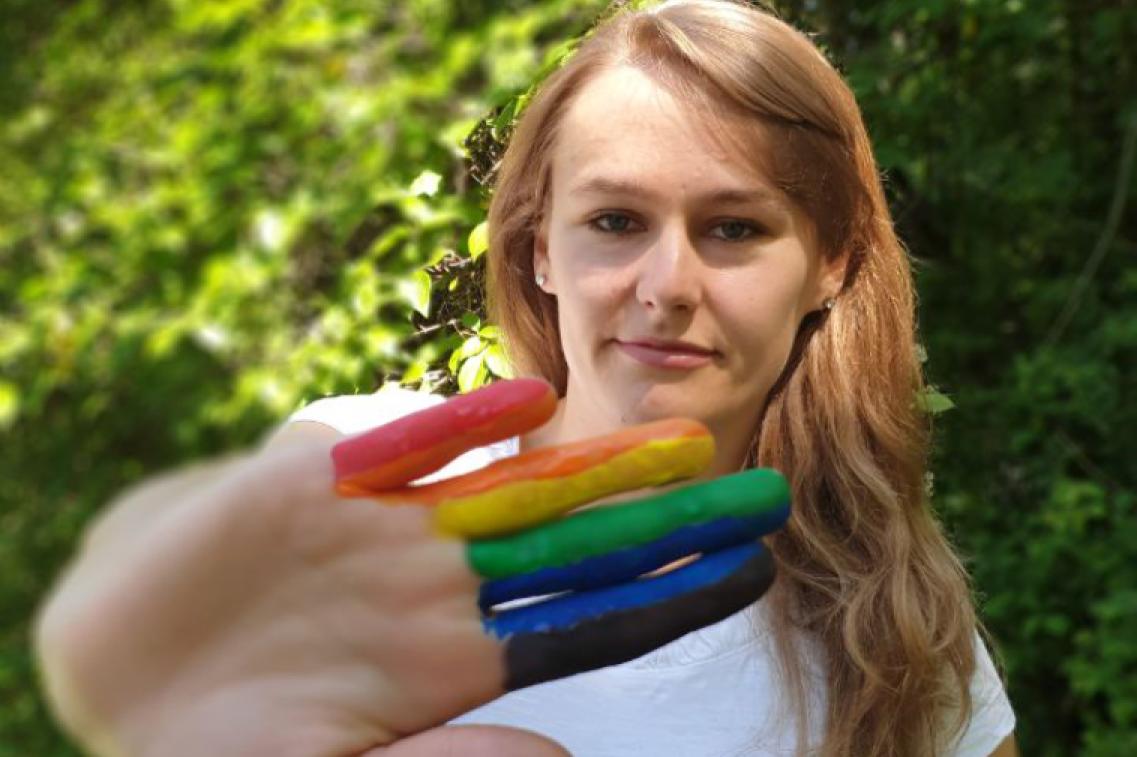 Laura Wahl Regenbogen Hand Laura Wahl Regenbogen Hand