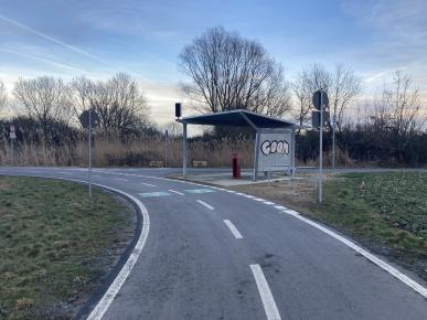 Radschnellweg Darmstadt - Frankfurt/M. Quelle: Ingo Steckhan, 2021 Radschnellweg Darmstadt - Frankfurt/M. Quelle: Ingo Steckhan, 2021