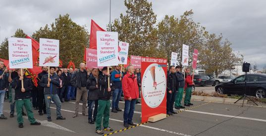 Siemensbeschäftigte demonstrieren vor Erfurter Generatorenwerk