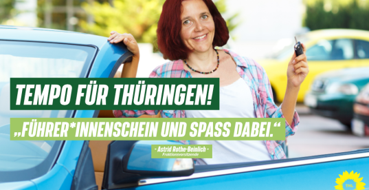 Astrid macht Führer*innenschein und steht vor ihrem neuen Cabrio Auto